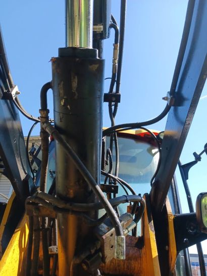 Chargeuse JCB 406 GODET 800
N°de série :...