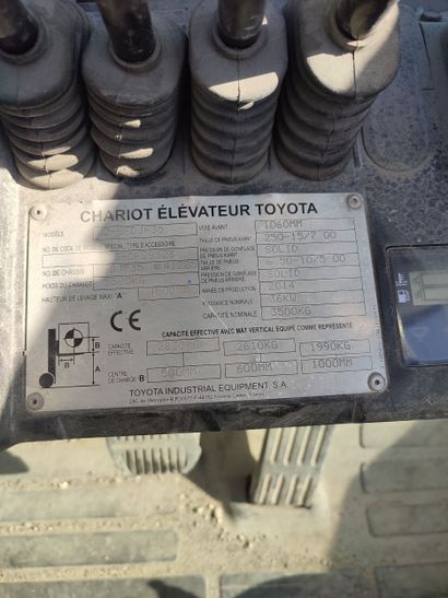 Chariot élévateur Thermique TOYOTA 028fdjf35...