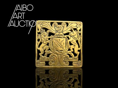 Small square-shaped gilded brass flat rest...