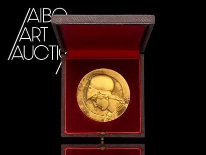 Very nice gilt bronze medal (signed G.Contaux...
