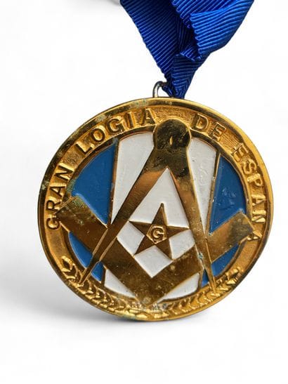 Gold-plated metal medal inscribed Gran Logia...