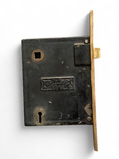 Serrure de porte en métal et plaque en laiton...