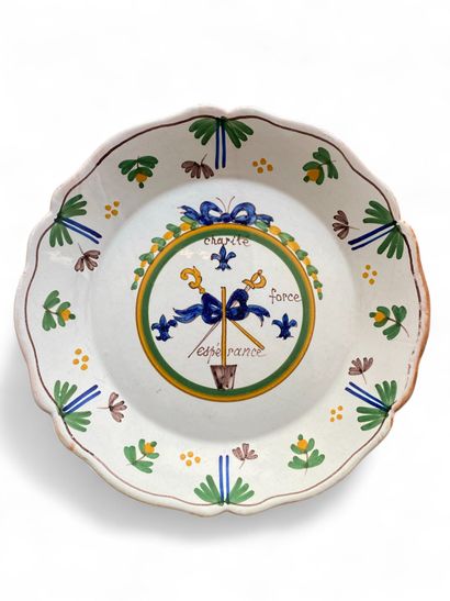Assiette en Faïence avec décor maçonnique...
