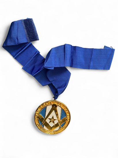Gold-plated metal medal inscribed Gran Logia...