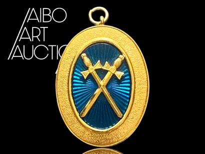 GLNF gold-plated roofer's medal on a royal...