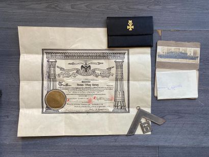 Un lot comprenant une médaille de passé maître...