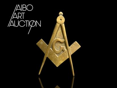 Intertwined square and compass symbol in...