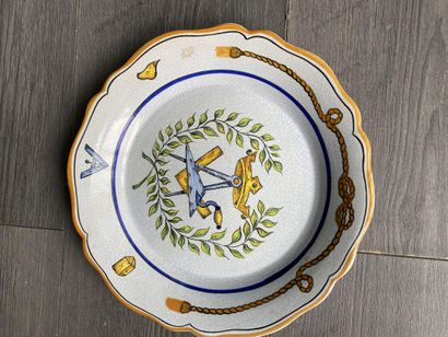 Lot de 5 assiettes maçonnique en faïence...