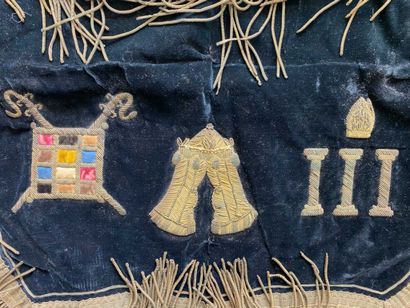 An Odd Fellows apron in black velvet (with...