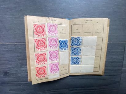 Un lot avec un certificat de réception au...