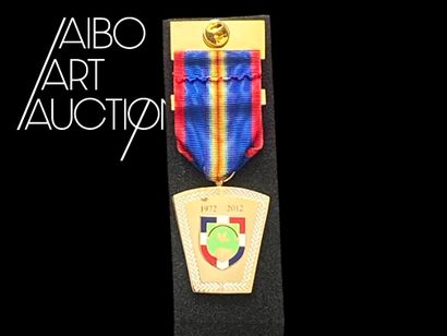Set of two GLMMMF gold metal medals with...