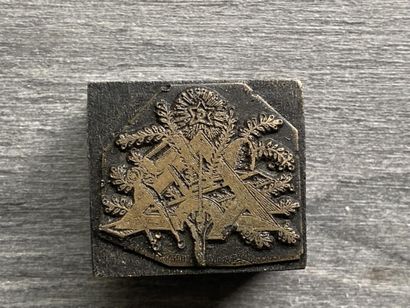 Trois tampons encreurs avec motifs maçon...