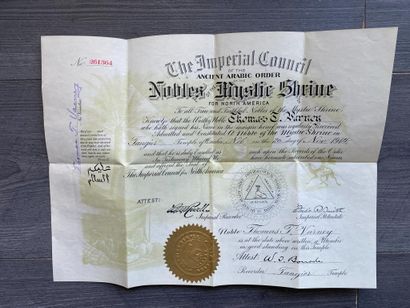Un lot comprenant une médaille de passé maître...