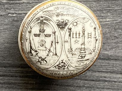 Un pilulier en faïence Bristish signée W.H.GOSS...