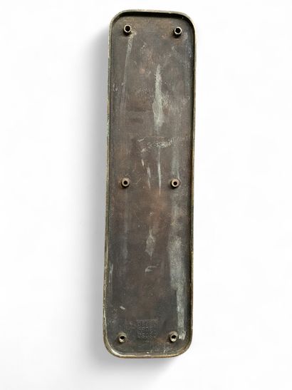 Grande ferrure de porte en laiton provenant...