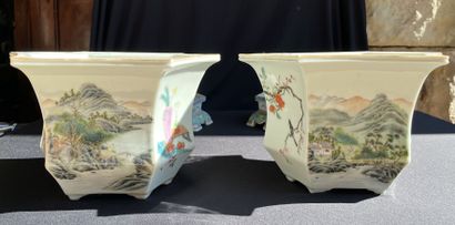CHINE. LOT de porcelaine comprenant :
- Plat...
