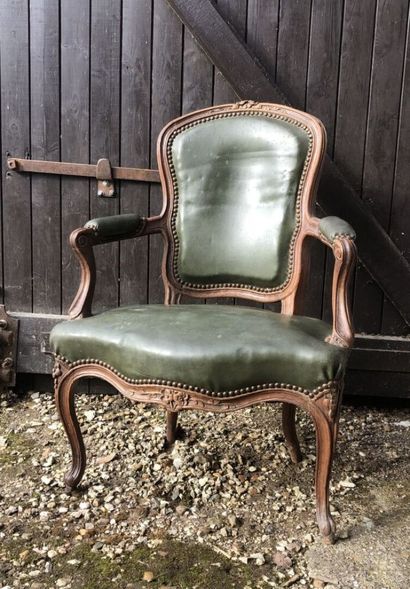 LOT de mobilier de style Louis XV comprenant...