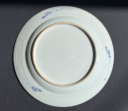 CHINE. LOT de porcelaine en camaïeu de bleu...