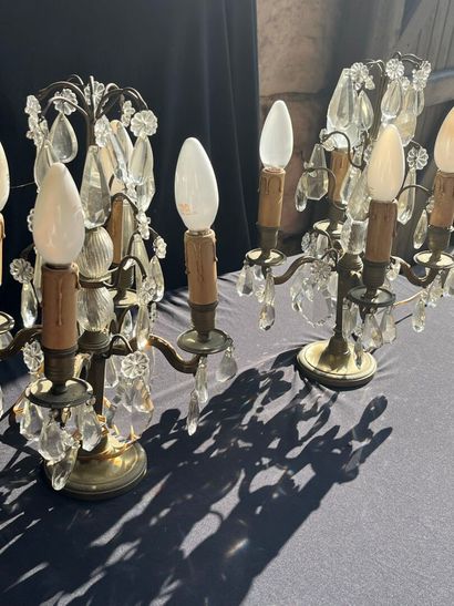 PAIRE de GIRANDOLES à 4 bras de lumière,...