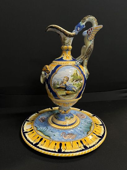 NEVERS, Jean MONTAGNON
Aiguière en faïence...