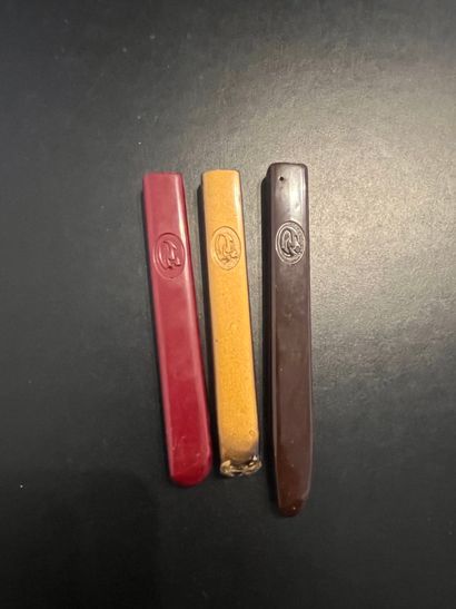 LOT de 4 sceaux en bois tourné, en bronze...