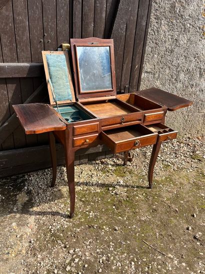 LOT de mobilier de style Louis XV comprenant...