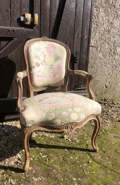 LOT de mobilier de style Louis XV comprenant...