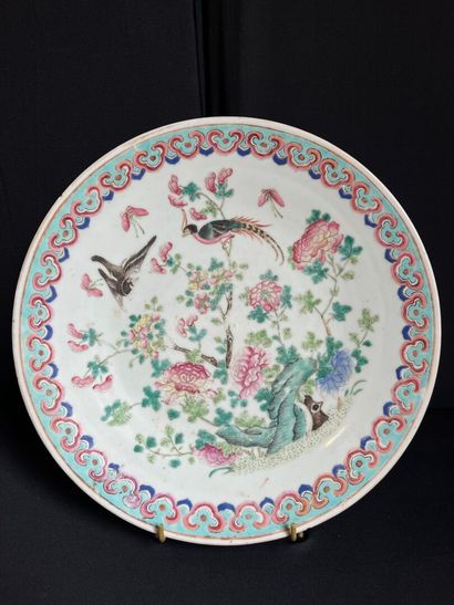CHINE. LOT de porcelaine comprenant :
- Plat...