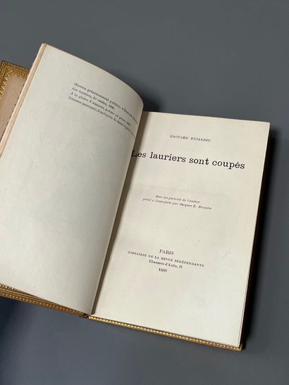 DUJARDIN (Édouard). Les lauriers sont coupés....