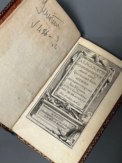 ALMANACHS. Ensemble de 2 volumes reliés en...