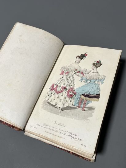 [Engraving]. [Fashion, costume]. L'observateur...