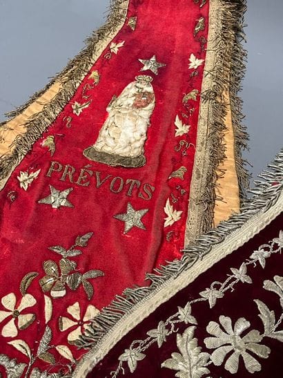 [Pièce textile liturgique]. TROIS ÉTOLES....