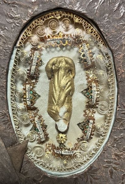 [Bedside Reliquary]. Early 19th c. A small...
