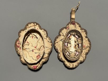 [Paperolle-reliquaire]. VIRGIN WITH CHILD...