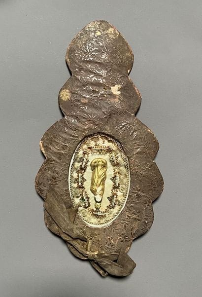 [Bedside Reliquary]. Early 19th c. A small...