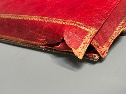 [Fiche à Venir] DOCUMENT HOLDER in red morocco...