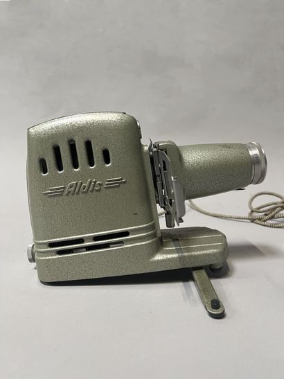 ALDIS ASPHERIC N°696736
Slide projector....