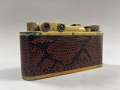 NON-VENU///LEICA. Leica DRP silver camera...