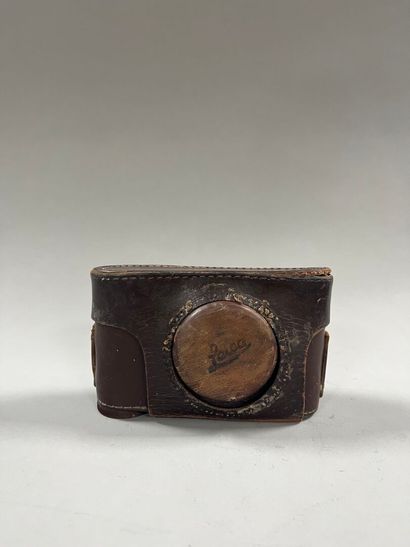 NON-VENU///LEICA. Leica DRP silver camera...