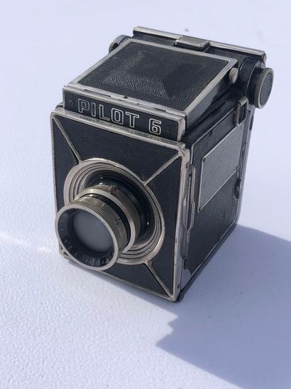 KW, model Pilot 6, lens LAACK Pololyt 1:3.5...