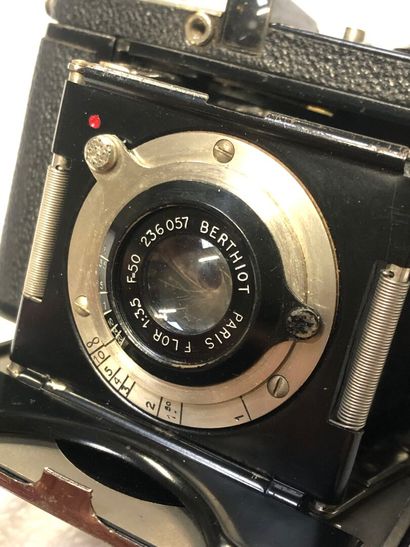 LUMIERE, model Elax, lens BERTHIOT PARIS...