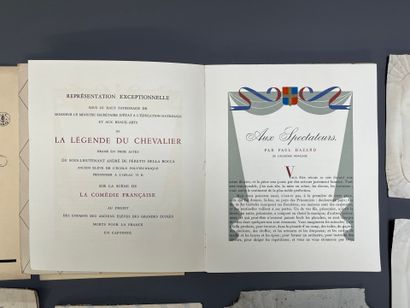 [Illustrations]. LOT comprenant : 
-PAGES...