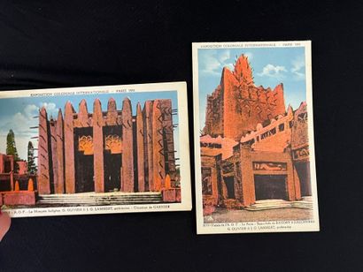 LOT de 22 cartes postales détachables dans...