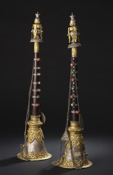 Paire de grandes trompettes «radong», Tibet,...