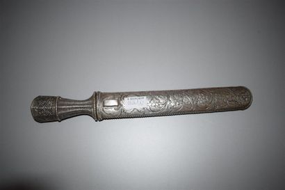 Beau couteau, Tibet, XIXe siècle Métal argenté...