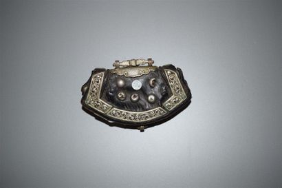 Bourse, Tibet, XIXe siècle Métal argenté,...