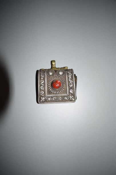 Bourse, Tibet, XIXe siècle Métal argenté,...