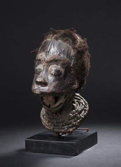 Cimier Ekoï
Nigeria
H. 25 cm AES Crâne en...