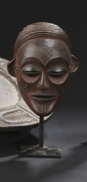 Masque Tchokwé
Angola H. 21 cm AES Bois,...