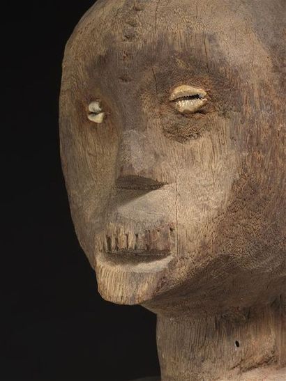 Statue Igala (?)
Nigeria
H. 127 cm AES Bois,...